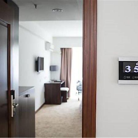 Coinfamily Hotel Шанхай Екстериор снимка