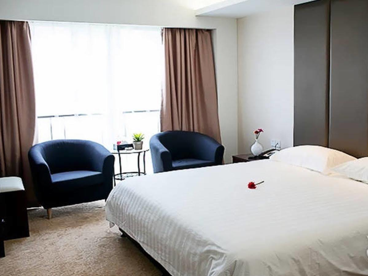 Coinfamily Hotel Шанхай Екстериор снимка