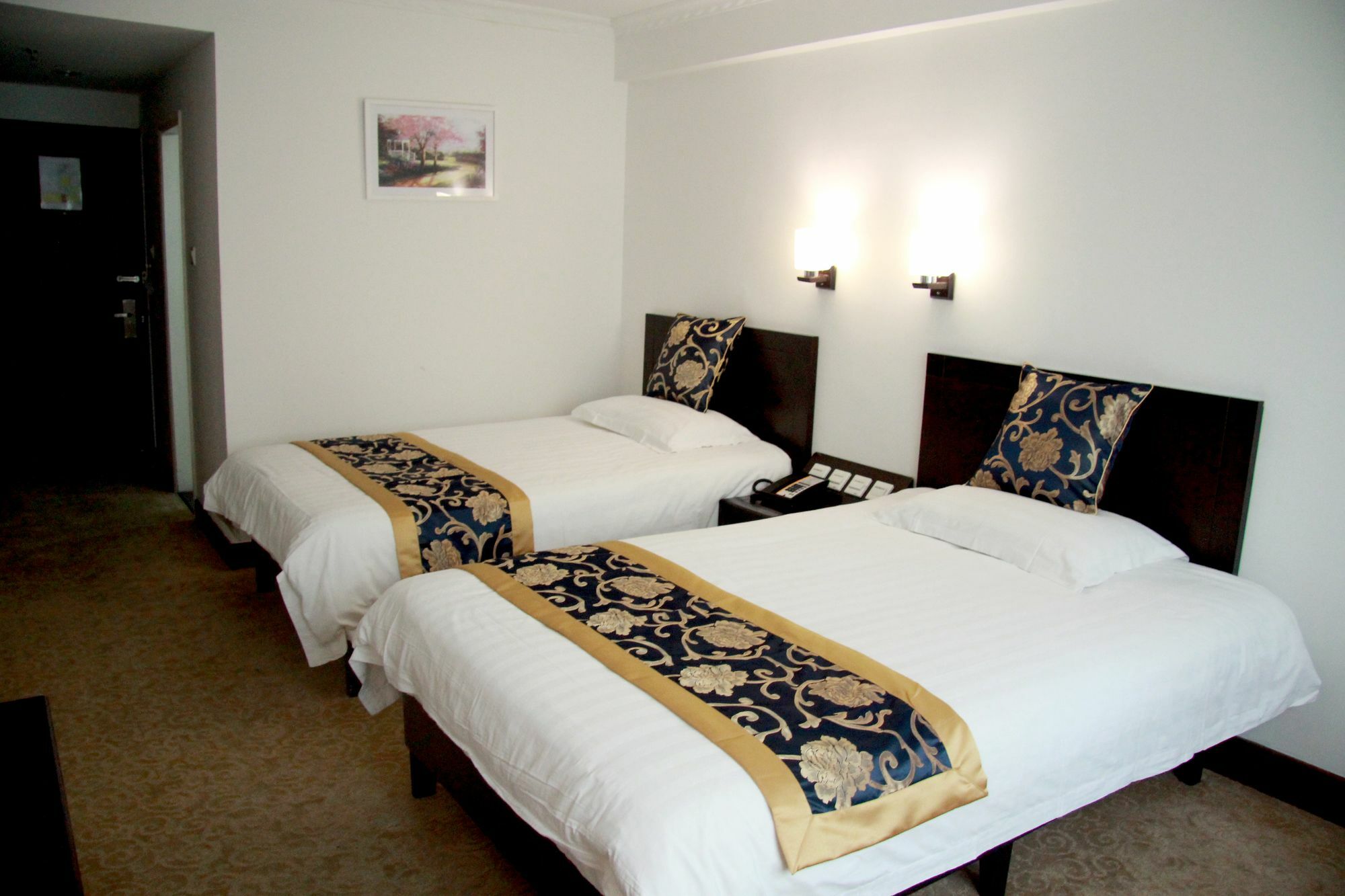 Coinfamily Hotel Шанхай Екстериор снимка